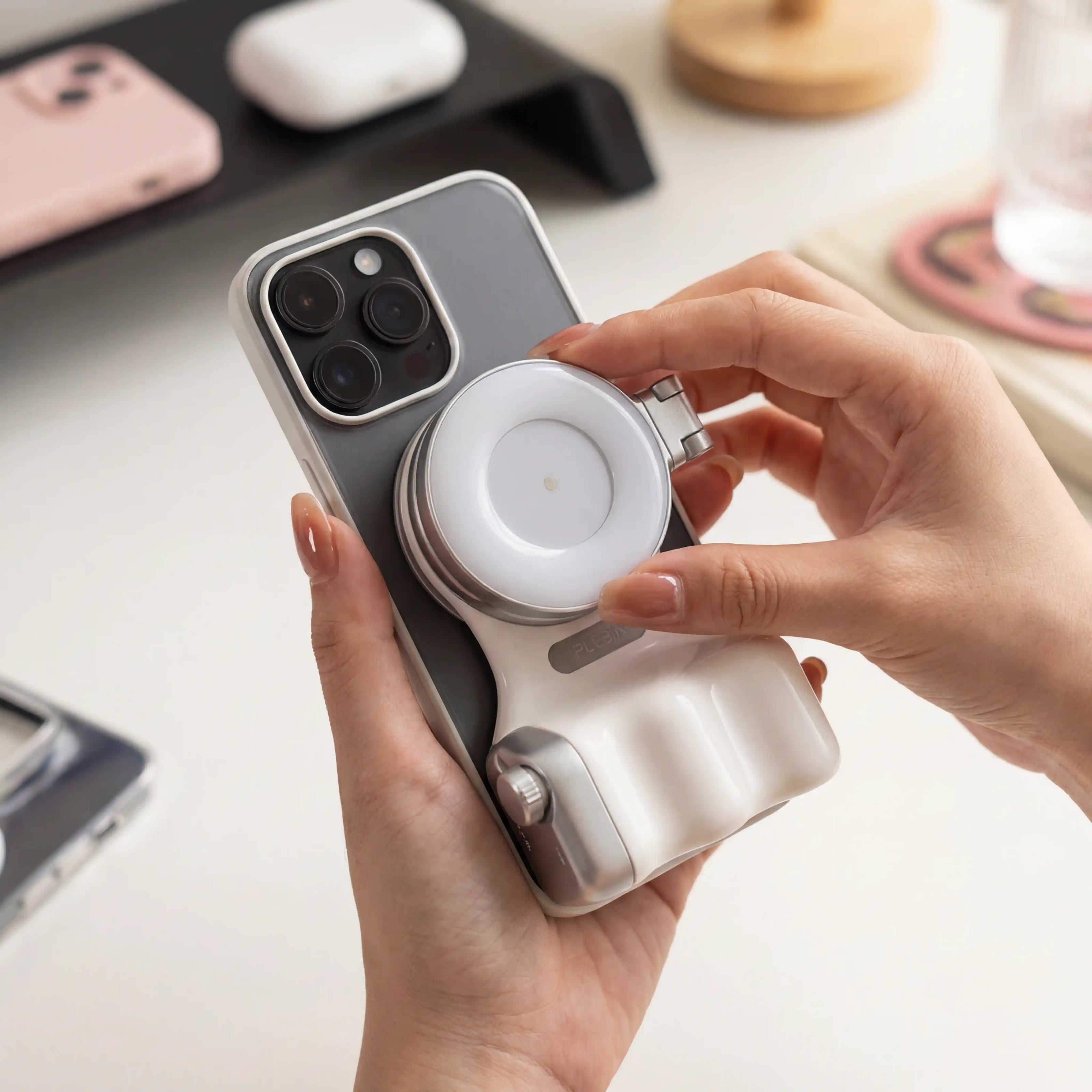 Magnetic tools for your phone